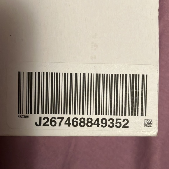 Melania ring  QVC $65 size 5.5 - Picture 5 of 5